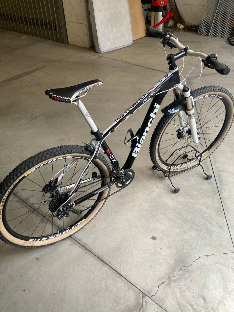 Used Bianchi Methanol Shimano Deore XT 2018 Mountainbike, White — image 8 of 14