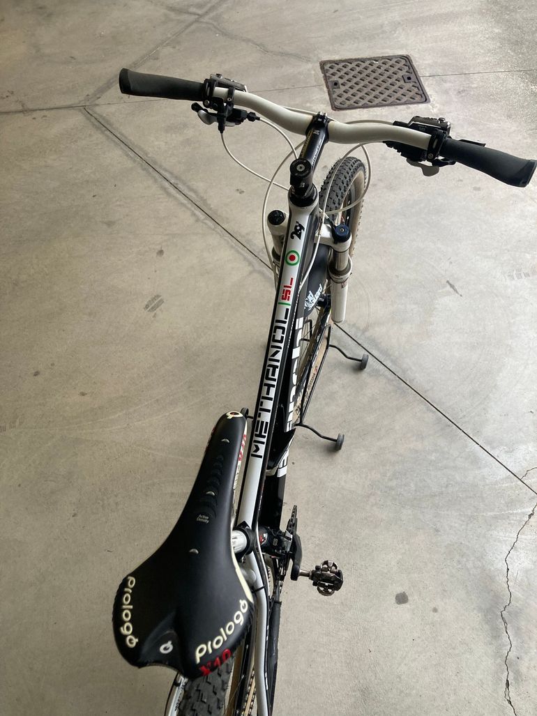 Used Bianchi Methanol Shimano Deore XT 2018 Mountainbike, White — image 9 of 14