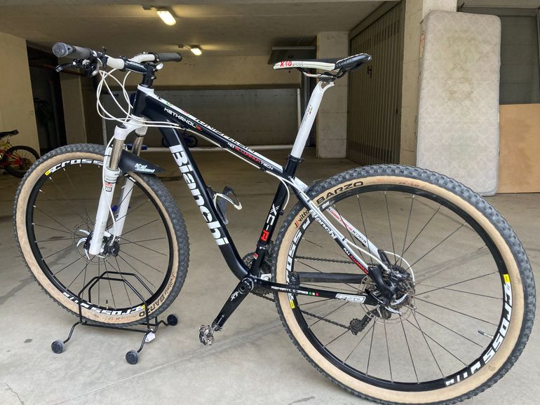 Used Bianchi Methanol Shimano Deore XT 2018 Mountainbike, White — image 3 of 14