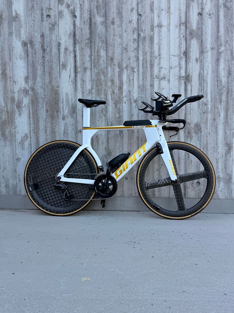 Used Giant Trinity Shimano Ultegra Di2 2022 Road & Gravel — image 1 of 6