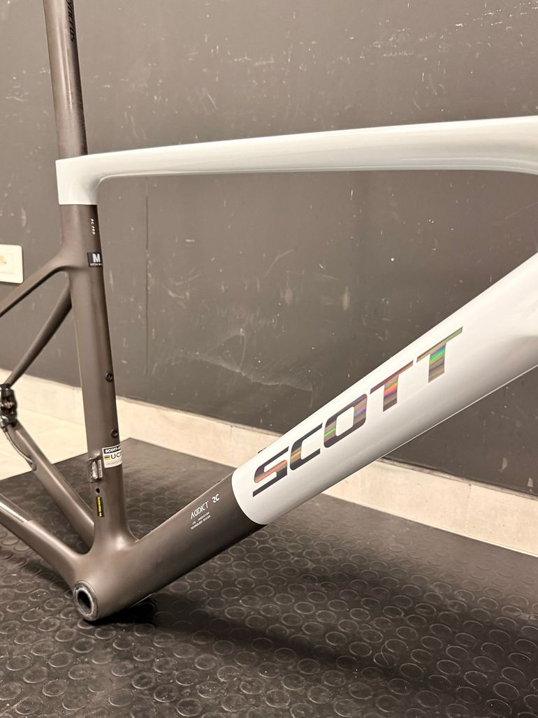 Used Scott Addict RC Pro 2025 Frameset 2025 Road & Gravel, White — image 11 of 11