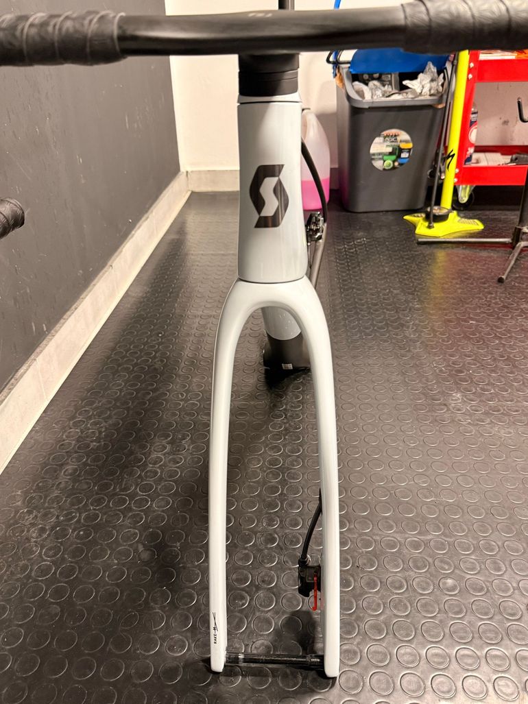 Used Scott Addict RC Pro 2025 Frameset 2025 Road & Gravel, White — image 5 of 11