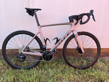Used Scott Addict RC 10 2022 2022 Road & Gravel, Hellgrau — image 2 of 3