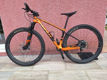 Used Giant Xtc Shimano Deore XT 2019 Mountainbike, Orange — image 2 of 16