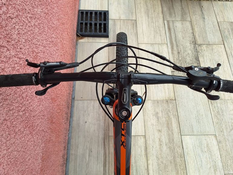 Used Giant Xtc Shimano Deore XT 2019 Mountainbike, Orange — image 9 of 10