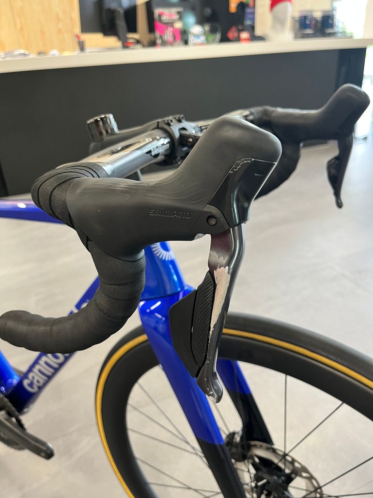 Used Cannondale SuperSix EVO Crb 2 Sonic Blue 2024-2025 2024 Road & Gravel — image 10 of 11