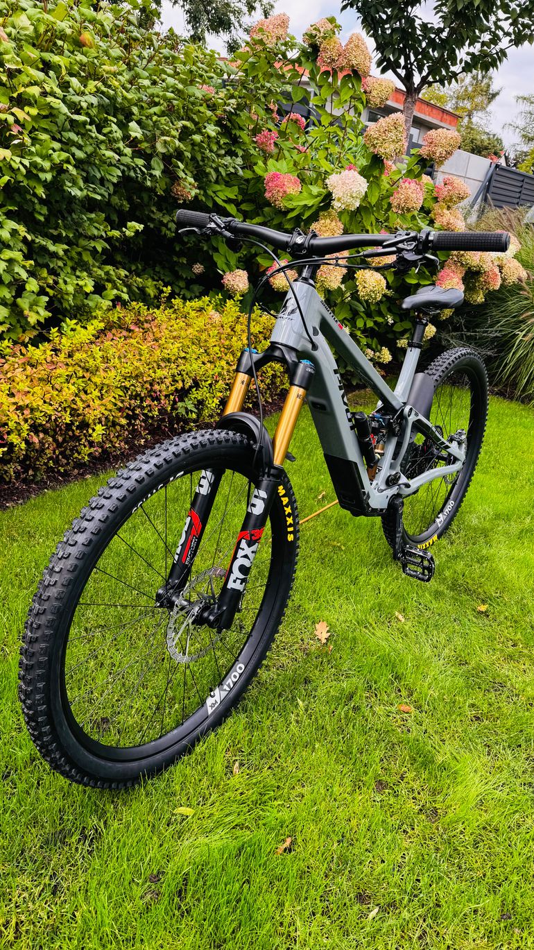 Used Pivot SHUTTLE SL Pro X0 Eagle Transmission 2024 2024 Mountainbike — image 7 of 8