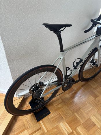 Used Canyon Endurace CF SL 8 2024 2024 Road & Gravel — image 11 of 13