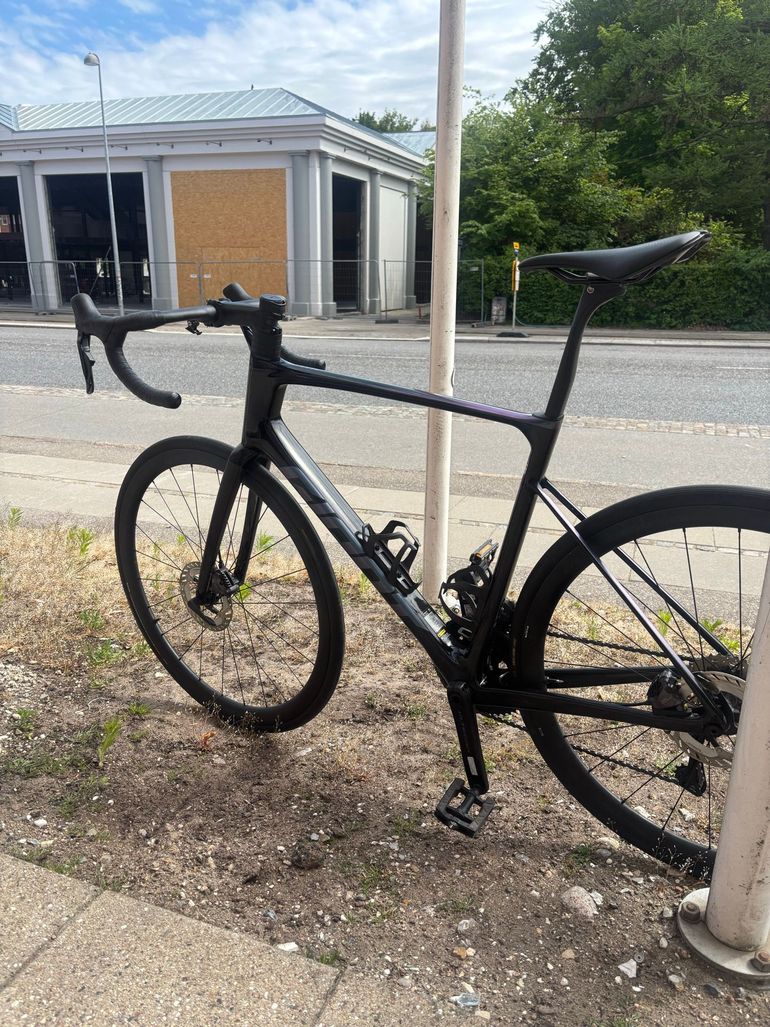 Used Giant Defy Advanced Pro 0 2024 2024 Road & Gravel, Black — image 2 of 7