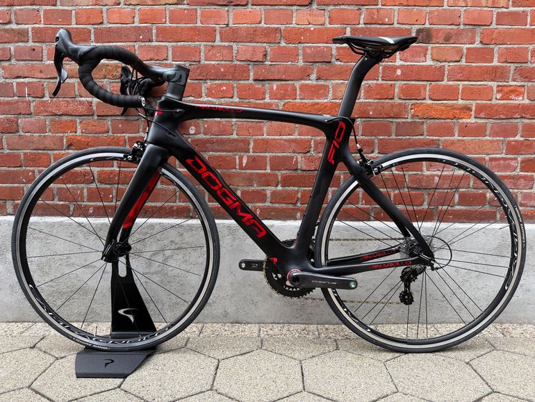Used Pinarello Dogma Campagnolo Chorus 2024 Road & Gravel, Black — image 11 of 14
