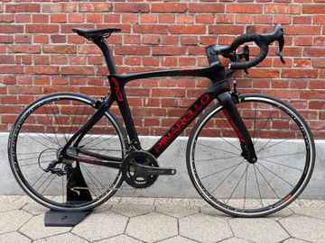 Tweedehands Pinarello Dogma Campagnolo Chorus 2024 Road & Gravel
