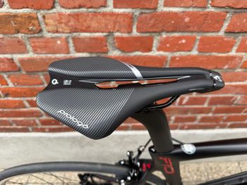 Used Pinarello Dogma Campagnolo Chorus 2024 Road & Gravel, Black — image 9 of 14