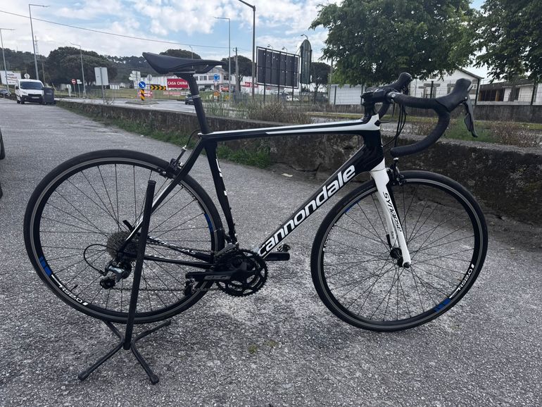 Used Cannondale Synapse Carbon Tiagra 2017 2017 Road & Gravel, Weiß — image 1 of 9