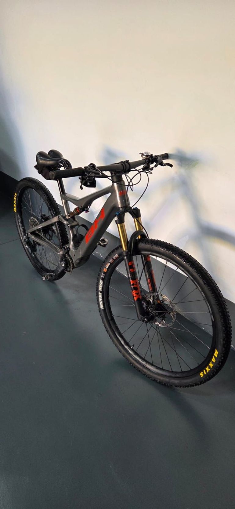 Used BH iLYNX RACE CARBON PRO 7.9 2022 2022 Mountainbike, Light Gray, 29 — image 6 of 7