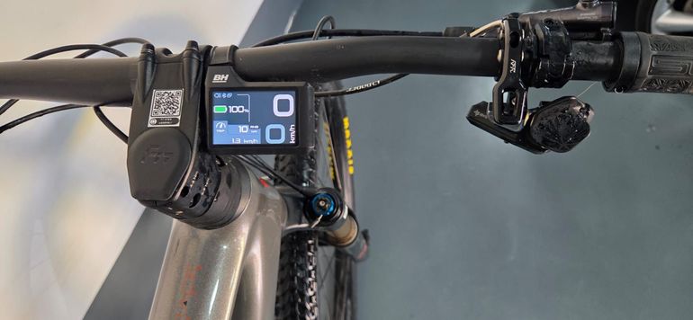Used BH iLYNX RACE CARBON PRO 7.9 2022 2022 Mountainbike, Light Gray, 29 — image 4 of 7