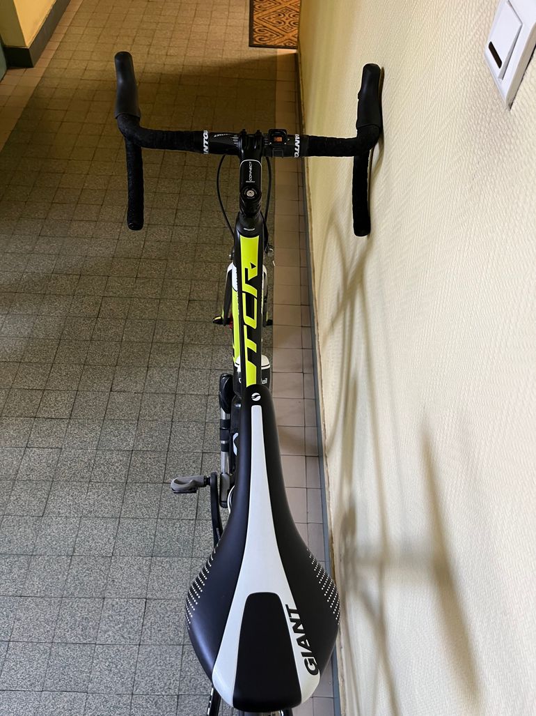 Used Giant Giant TCR Advanced Pro 1 Ultegra 2018 Road & Gravel, Black — image 3 of 3