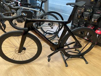 Used Trek Madone SLR 6 Gen 7 2023 2023 Road & Gravel — image 3 of 3