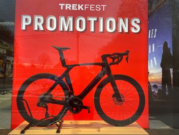 Used Trek Madone SLR 6 Gen 7 2023 2023 Road & Gravel — image 2 of 3