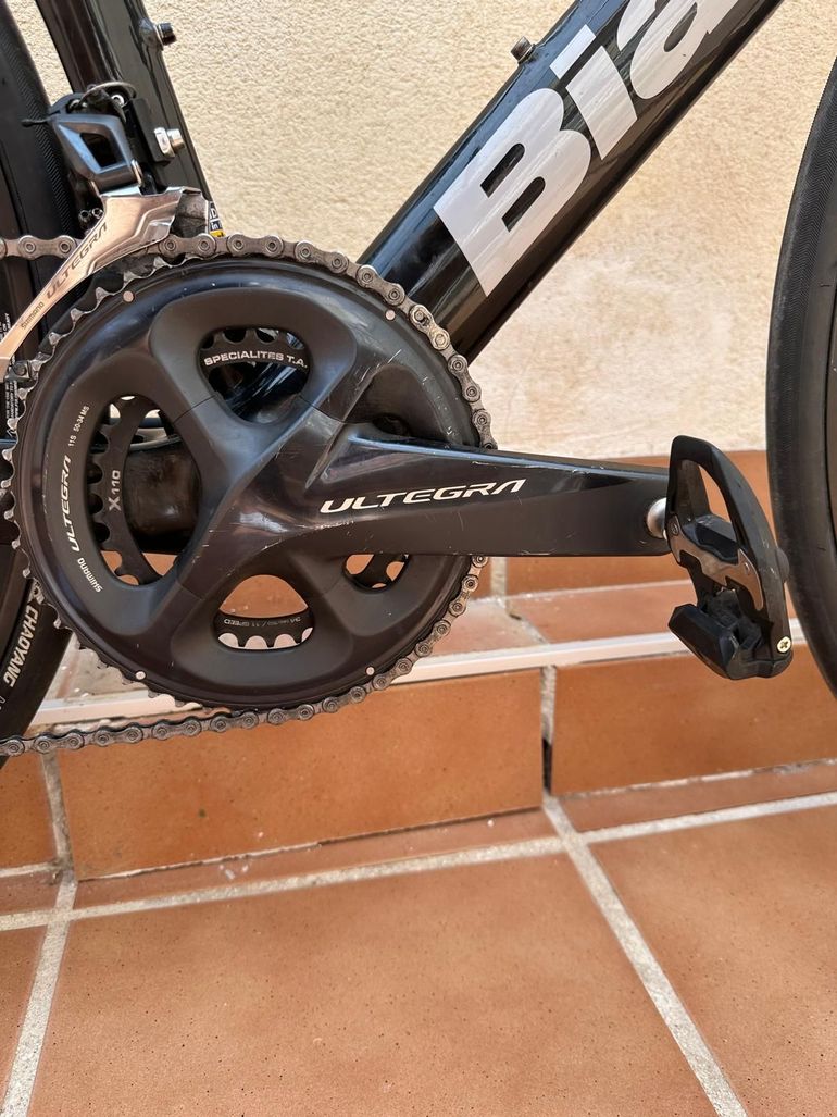 Used Bianchi Aria Disc Ultegra 2020 2020 Road & Gravel, Black — image 4 of 5