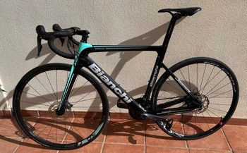 Used Bianchi Aria Disc Ultegra 2020 2020 Road & Gravel, Black — image 5 of 5