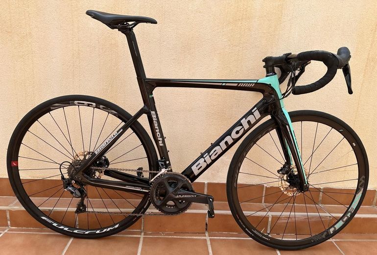 Used Bianchi Aria Disc Ultegra 2020 2020 Road & Gravel, Black — image 1 of 5