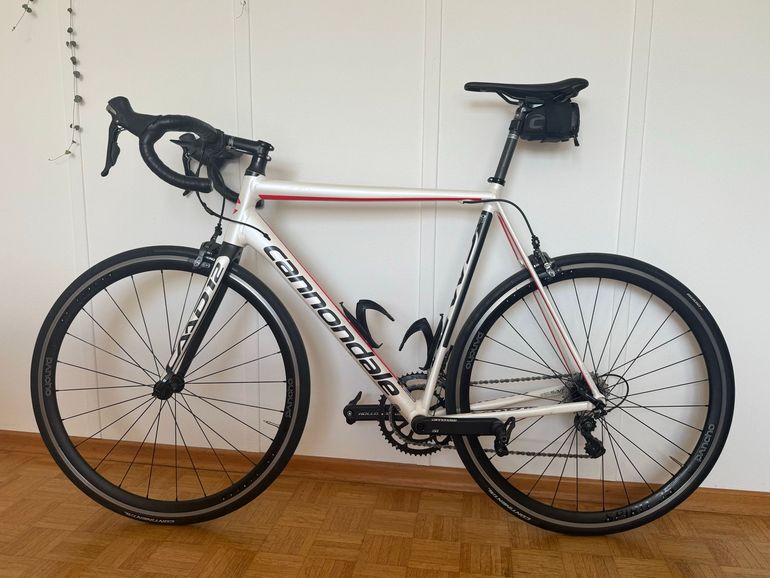 Used Cannondale CAAD12 Ultegra 2017 2017 Road & Gravel — image 2 of 11