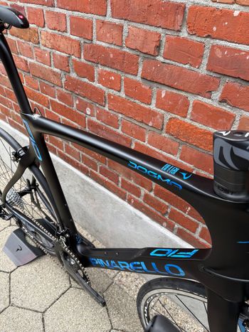 Used Pinarello Dogma Campagnolo Chorus 2024 Road & Gravel, Black — image 8 of 14