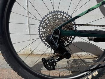 Used Orbea OIZ M-TEAM AXS 2024 2024 Mountainbike, Green, 29 — image 3 of 12