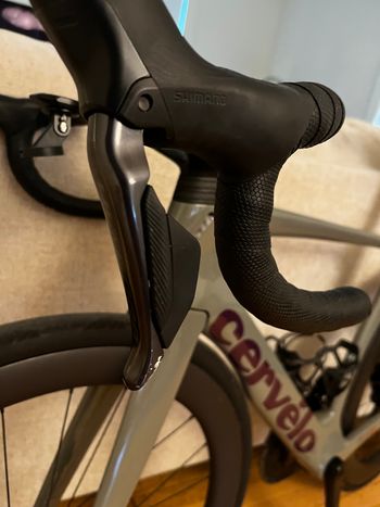 Used Cervélo S5 Shimano Ultegra Di2 2025 Road & Gravel, Light Gray — image 8 of 9