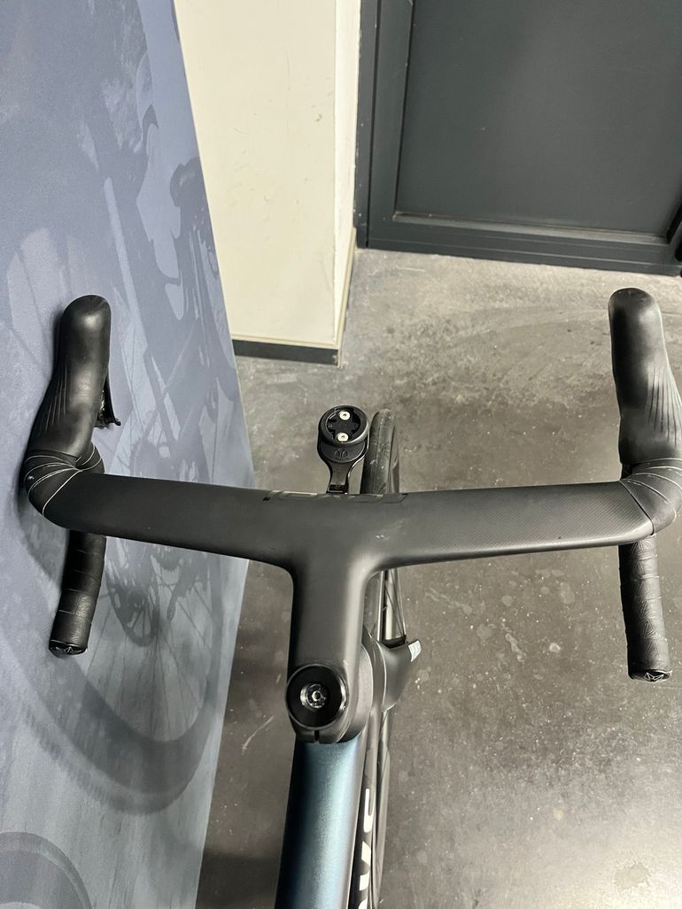 Used Specialized S-Works Tarmac SL8 - Shimano Dura-Ace Di2 2024 2024 Road & Gravel, Black — image 5 of 7