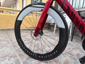 Used Canyon Aeroad CF SLX 8 Di2 Speed 2025 2025 Road & Gravel — image 6 of 8