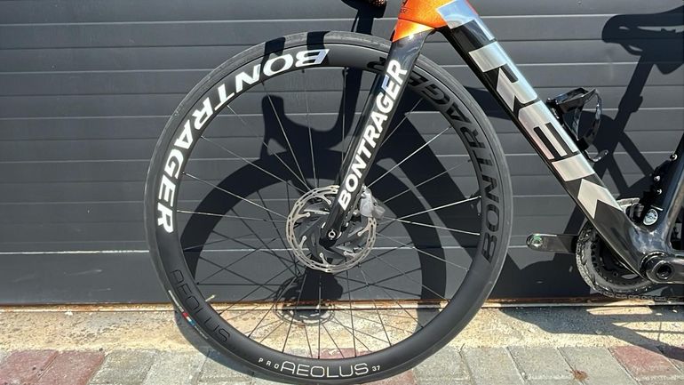 Used Trek Émonda SL 7 2024 Road & Gravel, Orange — image 4 of 7