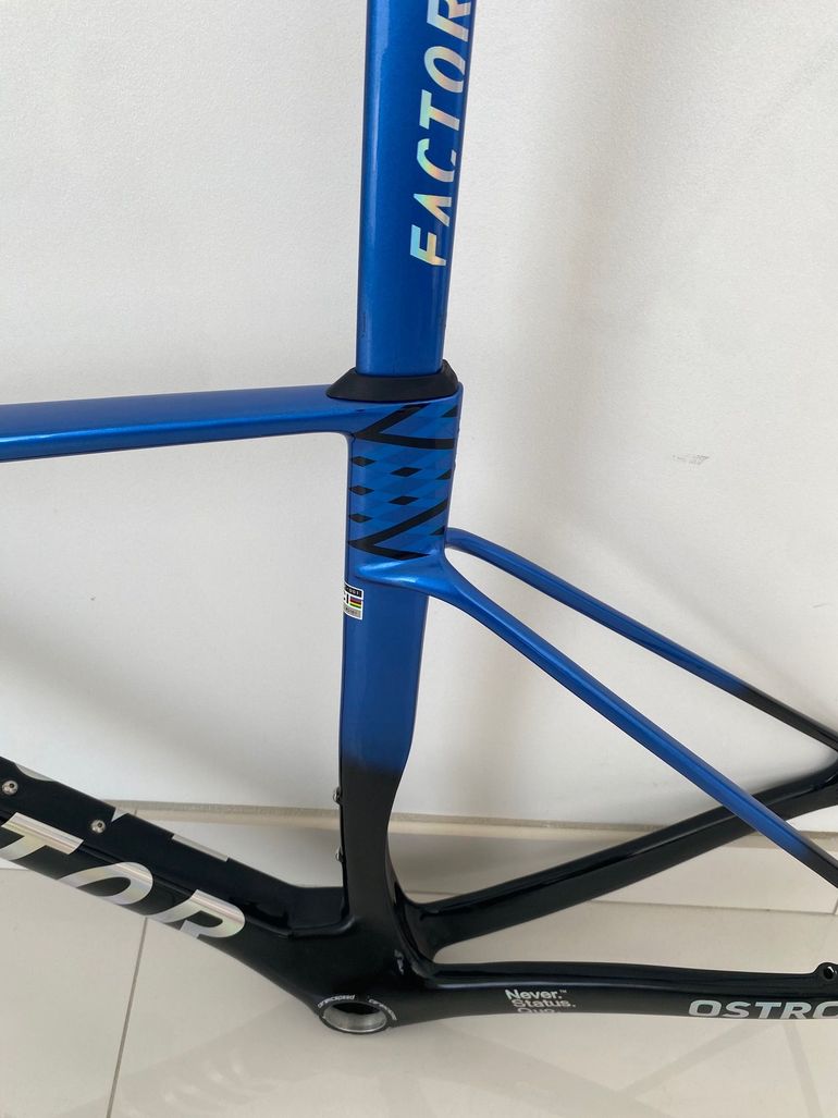 Used Factor OSTRO VAM 2.0 ICON BLUE REPLICA TEAM PRO Frameset 2025 Road & Gravel — image 2 of 9