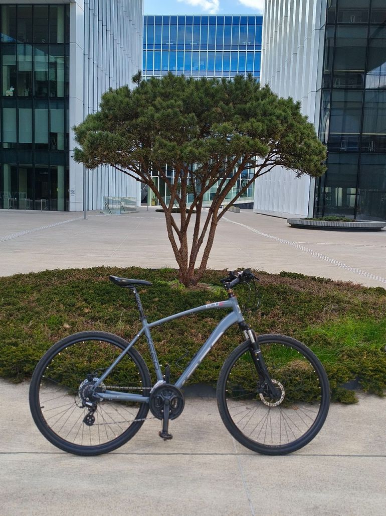 Used Xeed Xeed Custom Shimano Altus 2021 Urban, Light Gray — image 1 of 5