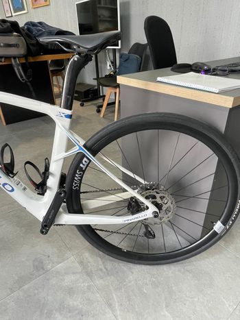Used Pinarello X5 SHIMANO 105 Di2 2025 2025 Road & Gravel — image 3 of 8
