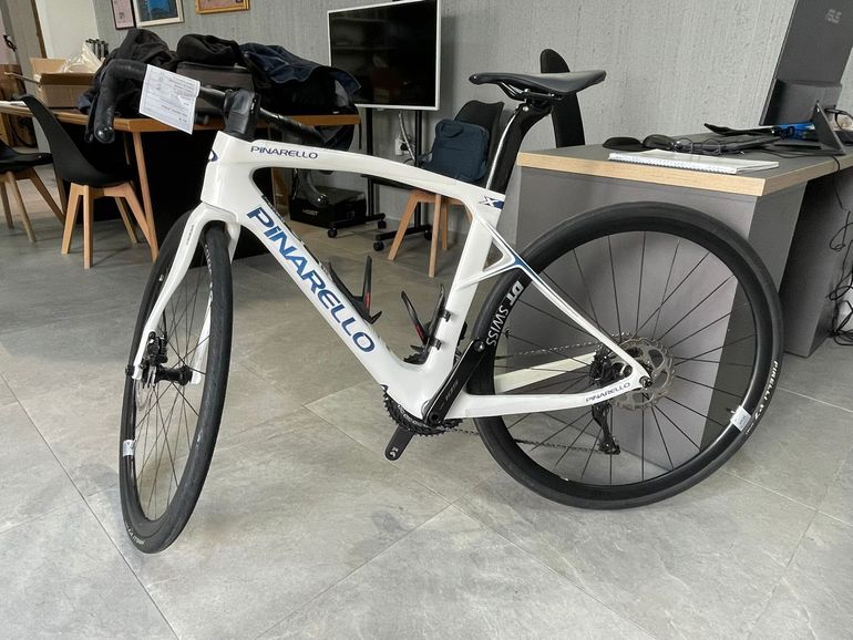 Used Pinarello X5 SHIMANO 105 Di2 2025 2025 Road & Gravel — image 1 of 8