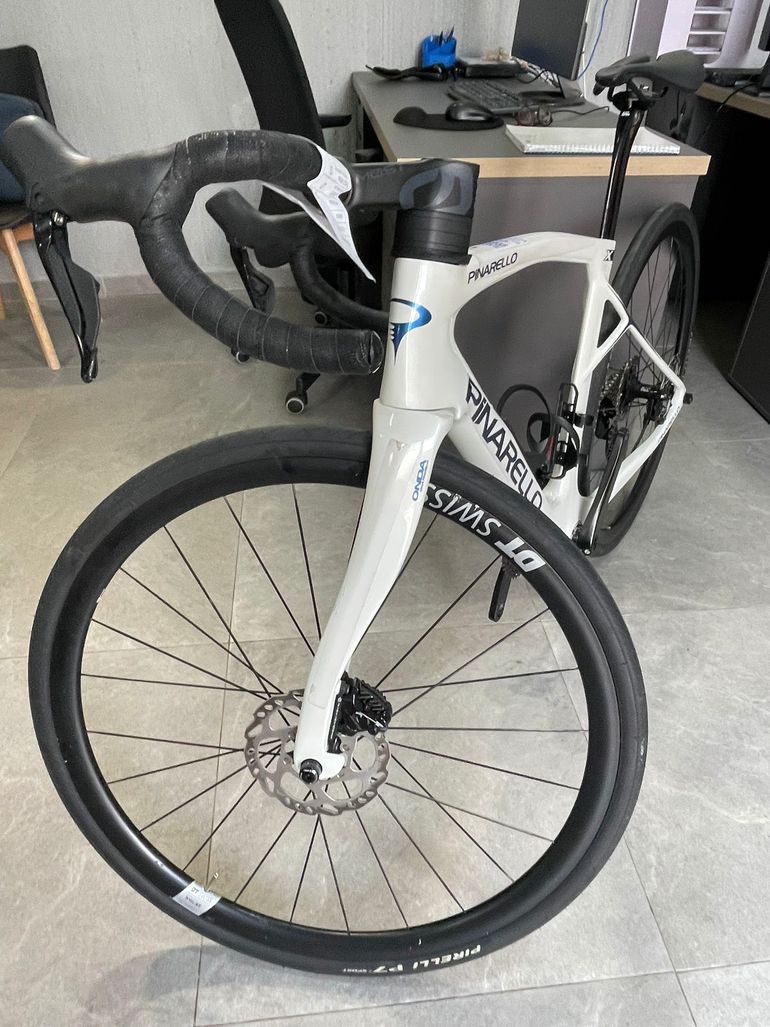Used Pinarello X5 SHIMANO 105 Di2 2025 2025 Road & Gravel — image 2 of 8