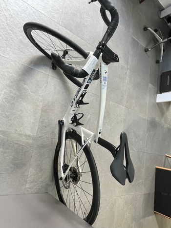 Used Pinarello X5 SHIMANO 105 Di2 2025 2025 Road & Gravel — image 8 of 8