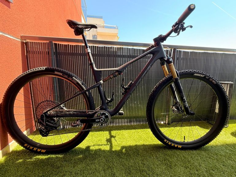 Used Orbea OIZ OMX+FOX I-LINE FLOAT SL REMOTE 2024 2024 Mountainbike — image 2 of 21