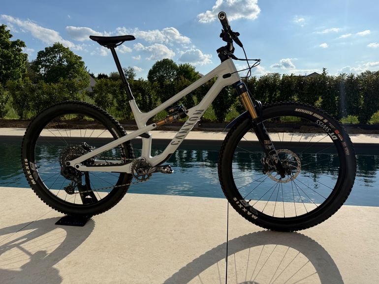 Used Canyon Spectral 125 CF 9 2023 2023 Mountainbike — image 1 of 5