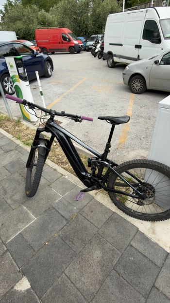 Used Giant Reign E+ 2, 2022 2022 Mountainbike — image 9 of 10