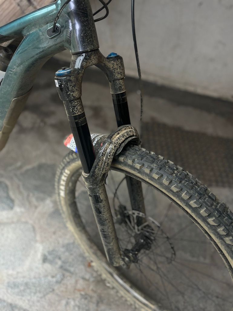 Used Giant Reign 1 2024 2024 Mountainbike, Light Gray, 27.5 — image 4 of 4