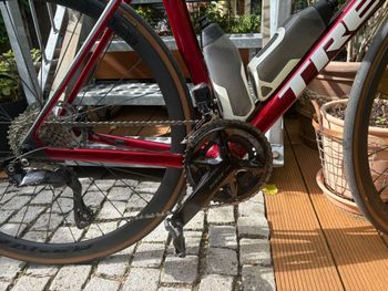 Used Trek Madone SL 6 Gen 8 2025 2025 Road & Gravel, Red — image 2 of 9