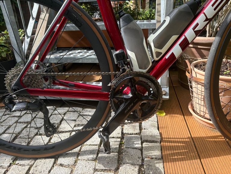 Used Trek Madone SL 6 Gen 8 2025 2025 Road & Gravel, Red — image 2 of 9