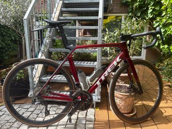 Used Trek Madone SL 6 Gen 8 2025 2025 Road & Gravel, Red — image 7 of 9