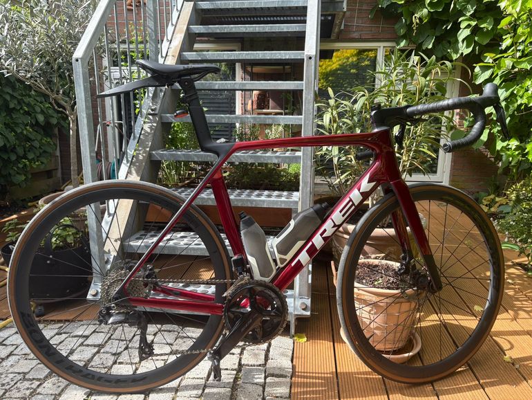 Used Trek Madone SL 6 Gen 8 2025 2025 Road & Gravel, Red — image 7 of 9