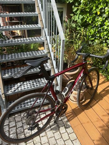 Used Trek Madone SL 6 Gen 8 2025 2025 Road & Gravel, Red — image 3 of 9