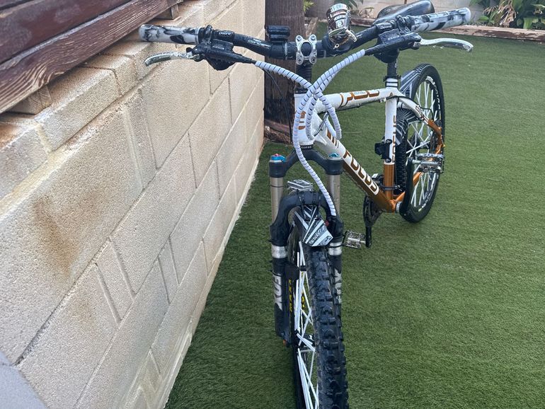 Used Focus Focus Custom Shimano SLX 2016 Mountainbike, White — image 8 of 8