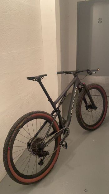 Used Specialized Epic Expert 2021 2021 Mountainbike, Black, 29 — image 2 of 4