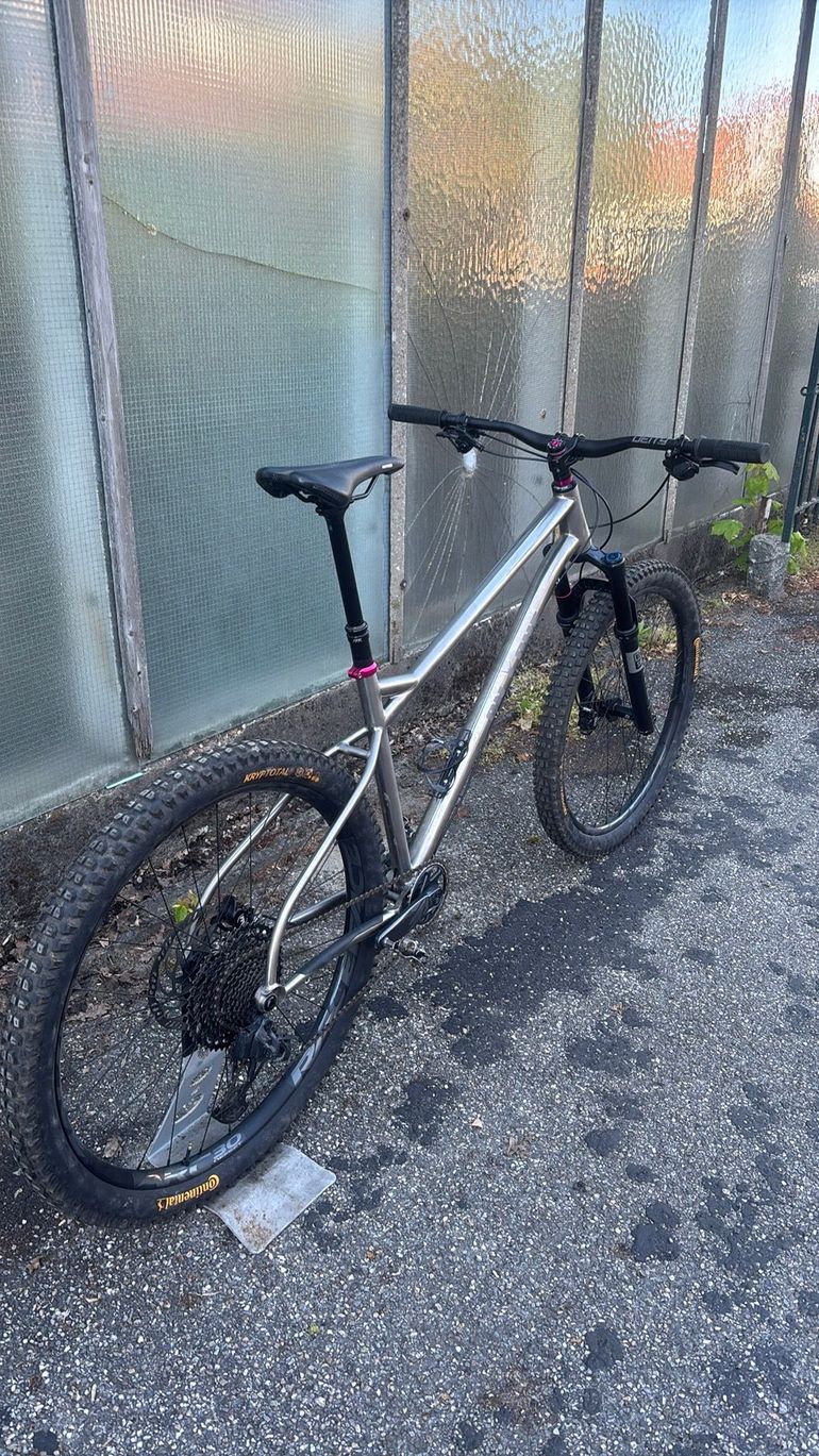 Used On-One Wrekker Frameset 2024 Mountainbike, Light Gray — image 3 of 4